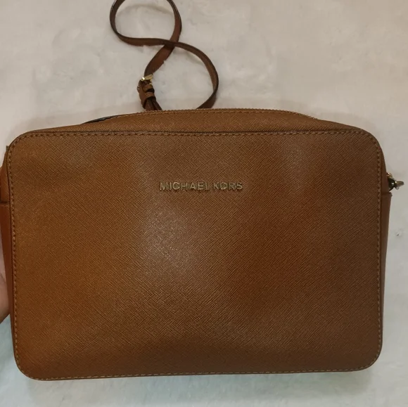 Michael Kors Crossbody - Picture 10 of 13